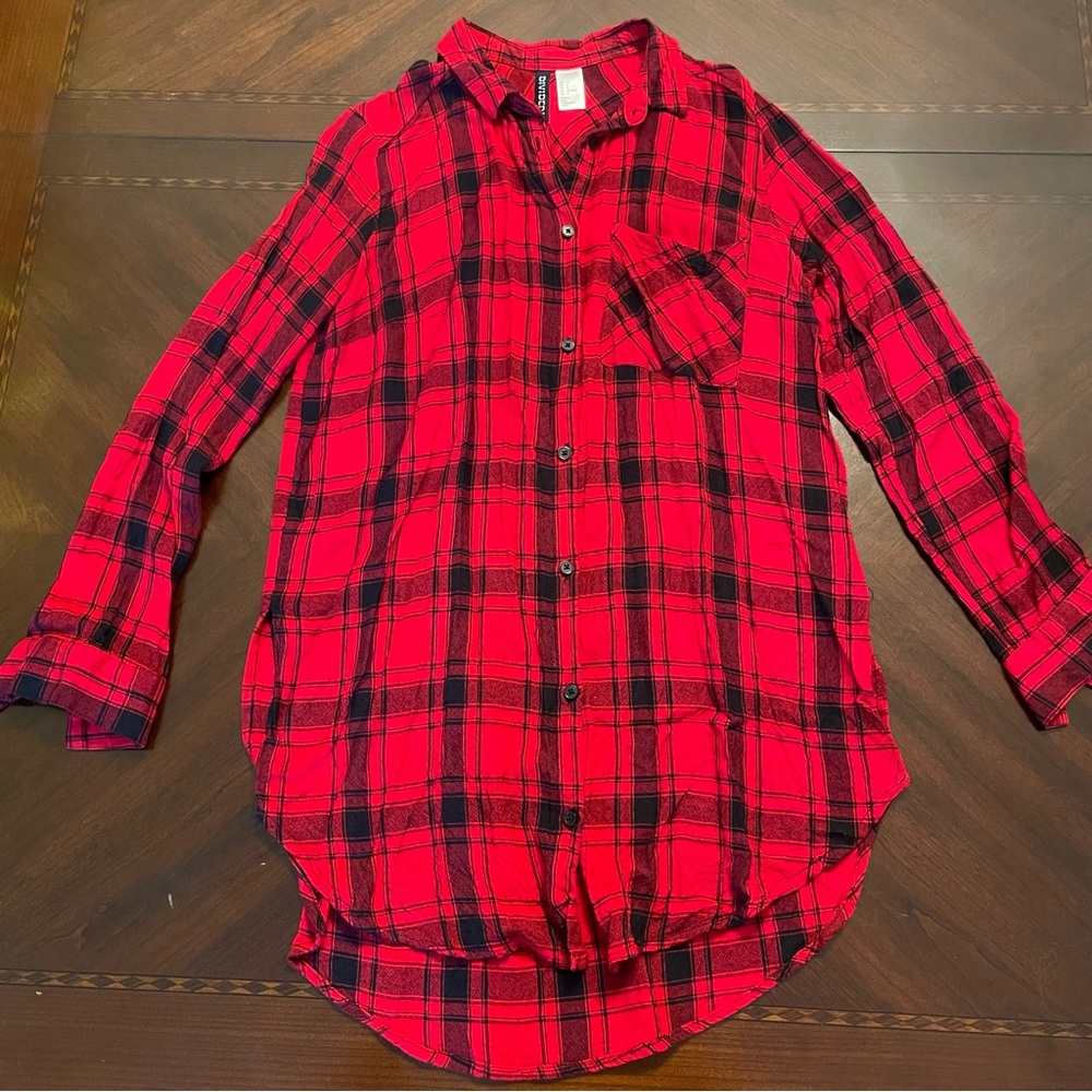 Divided H&M Red and Black Plaid Tunic Style Button Down Shirt